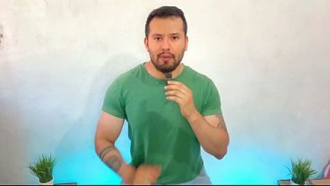 Mi jefe militar argentino me vuelve su cadete tragon de verga! me preña el culo cuando el manda. Relato sexual